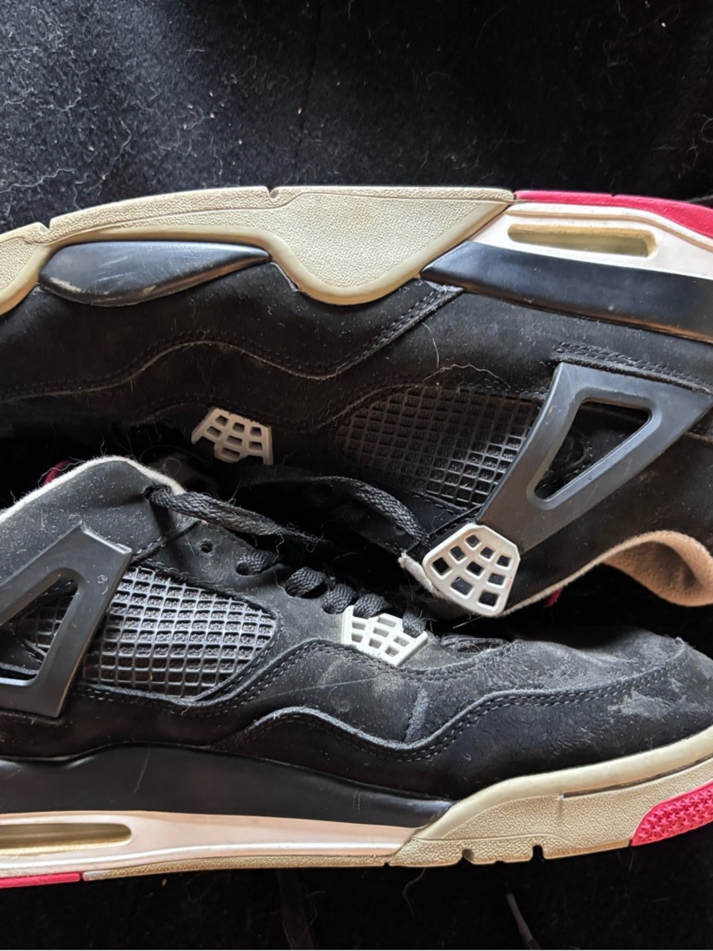 Jordan Men’s Black and Red Retro Basketball Sneakers